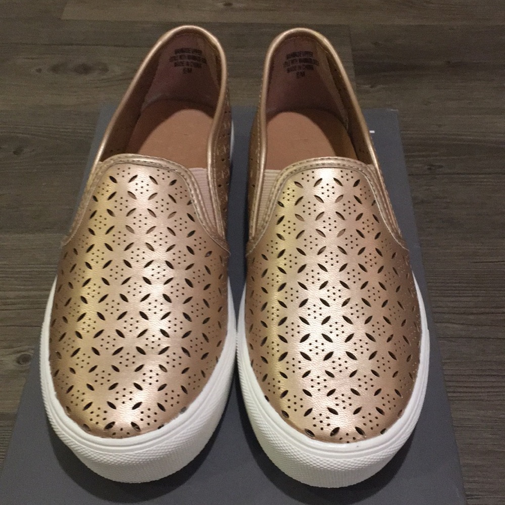 LOFT Sneakers